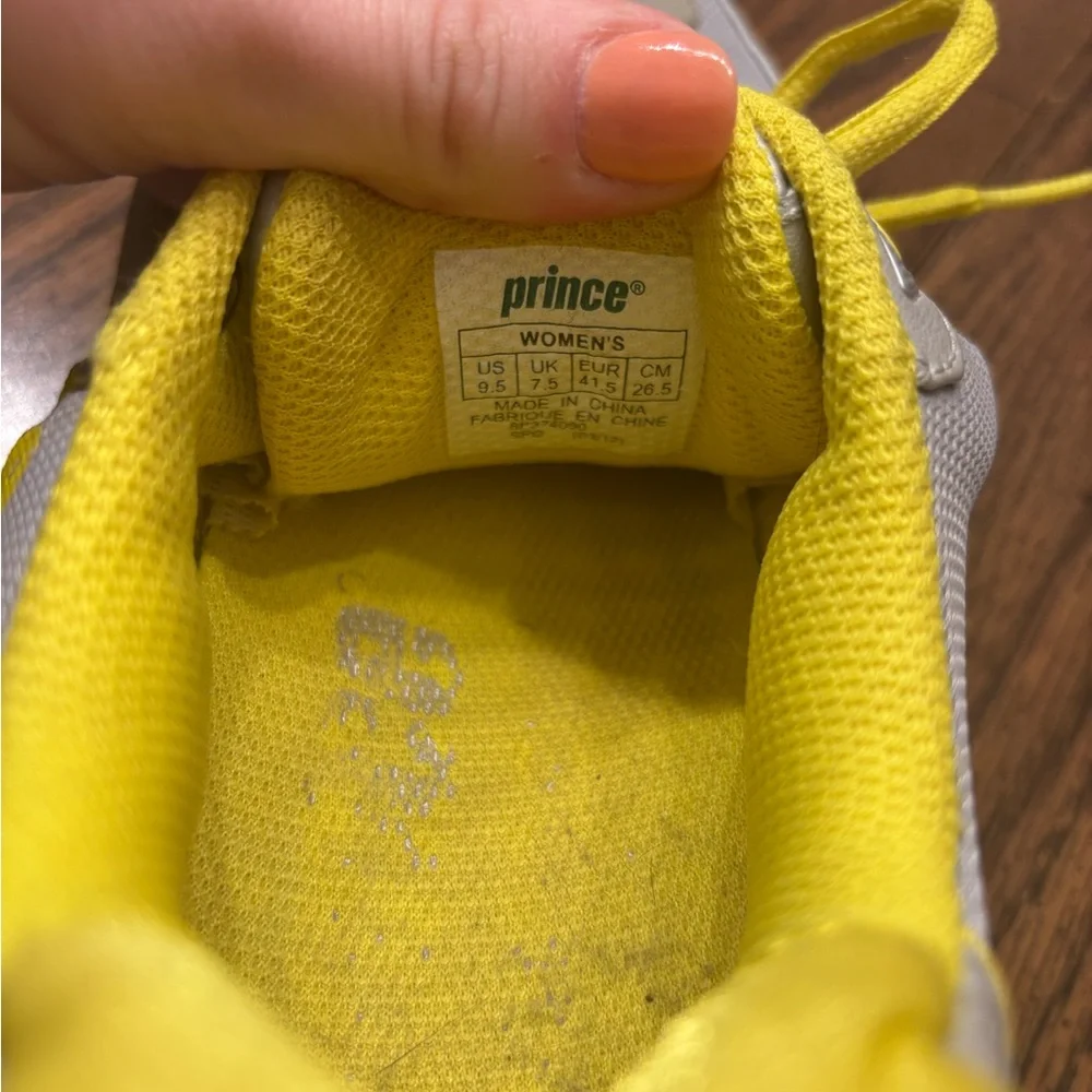 Women’s Prince tennis shoes 9.5 - Picture 4 of 7